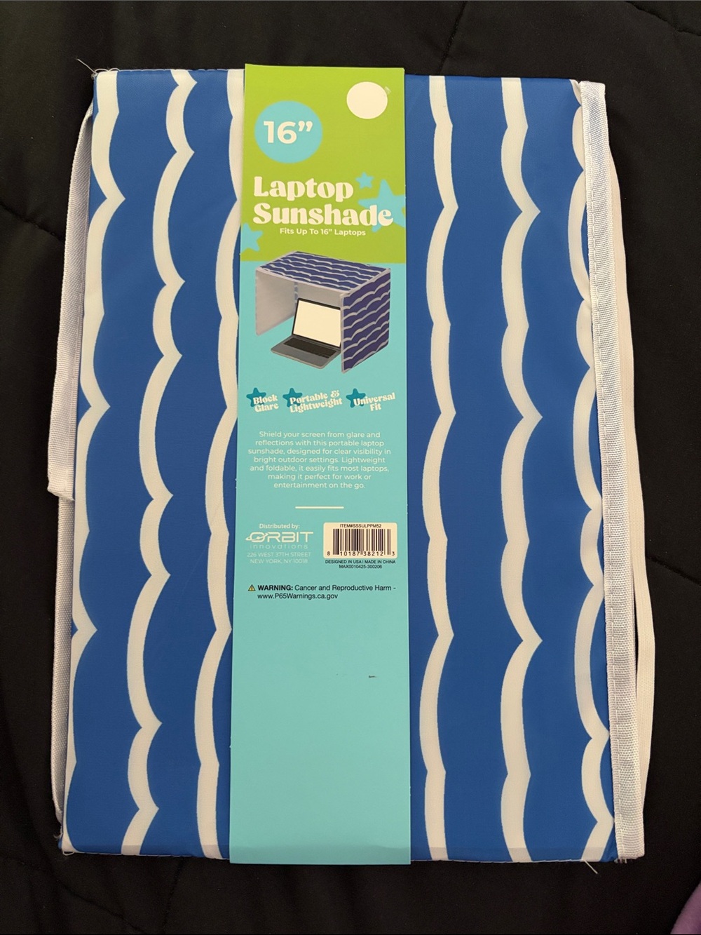 16" Laptop Sunshade - Blue & White Wave Pattern